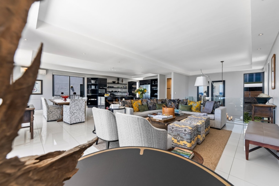 To Let 4 Bedroom Property for Rent in Fresnaye Western Cape